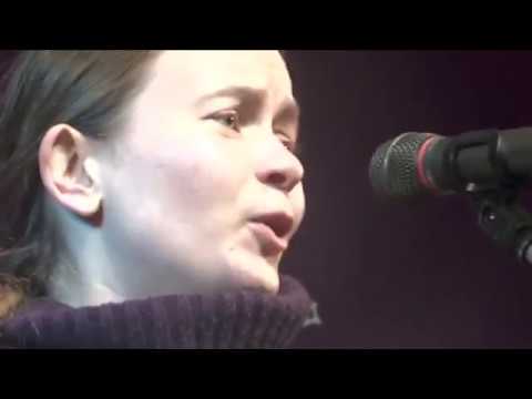 Tereza ŠKRHÁKOVÁ - Oj bula ja červena