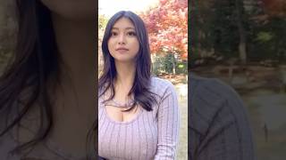 #ノーブラ散歩　#巨乳　#谷間　#可愛い #美女 #かわいい #紅葉 #ai #bikini #model #beauty #コスプレ #beautiful