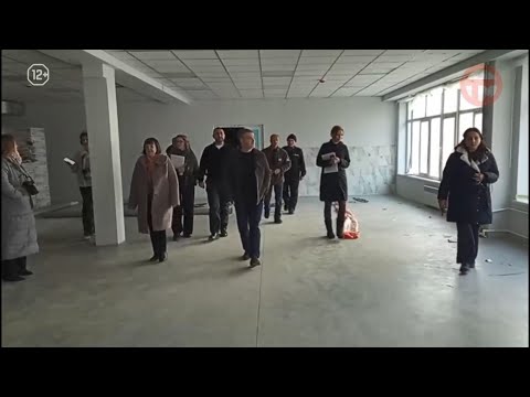 🏫 Глава Уссурийска Евгений Корж проверил капитальный ремонт школ округа
