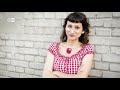 Komikerin &amp; Kabarettistin Kassandra Knebel im Interview bei Deutsche Welle TV