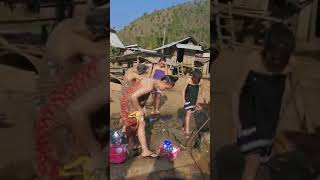 Download lagu Shower Beautiful Hmong Girl Countryside - Nkauj Hmoob Da Dej Zoo Saib Txhaj Plawg #0012 mp3 Download lagu Shower Beautiful Hmong Girl Countryside - Nkauj Hmoob Da Dej Zoo Saib Txhaj Plawg #0012 mp3