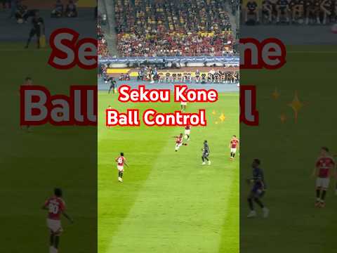 Manchester United vs ASEAN Allstars 41 Sekou Kone ball control