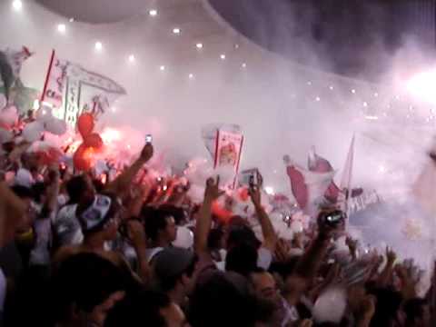 "Horto Magiko Brasil Fluminense 6 X 0Arsenal com Pó-de-Arroz" Barra: Movimento Popular Legião Tricolor • Club: Fluminense