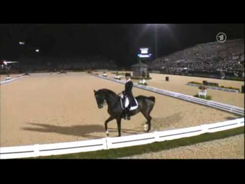 WEG Kentucky 2010 -Grand Prix Kür - Imke Schellekens-Bartels mit Hunter Douglas Sunrise