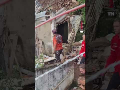 Deslizamento no Paineiras: bombeiros e voluntários limpam vias e ajudam nas buscas