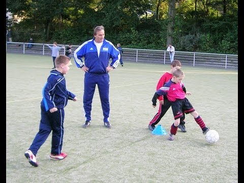 Fussballtraining, Peter Schreiner: Erfolgreich Dribbeln - Großgruppentraining