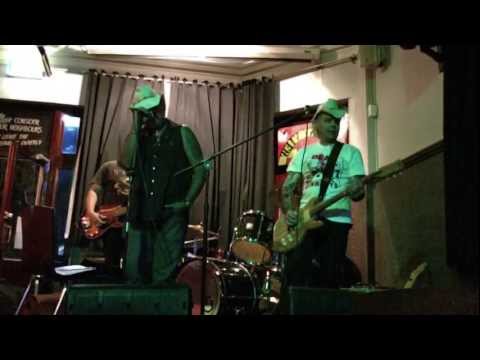 Tom Dooley, Deadwood 76 at The Botany View, 21/1/12 Clip 2
