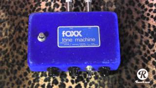 Video thumbnail for Foxx Tone Machine octave fuzz pedal demo with R9 Les Paul & Dr Z Antidote by gearmanndude