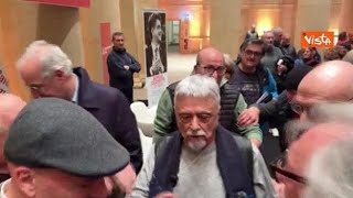 Occhetto compie 90 anni, l'abbraccio con i segretari Pd Schlein, Veltroni, Rutelli e Franceschini