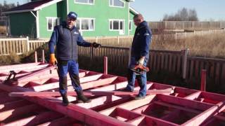 Строительство каркасного дома. Установка диагональных расскосин. Строй и живи.