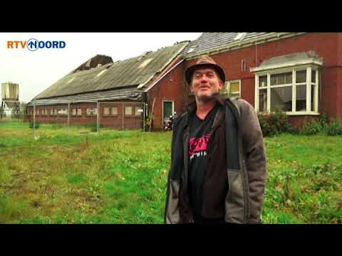 Grappig, een boerderij zonder dak - 'Mijn boerderij heeft geen dak meer, hahaha!' - RTV Noord