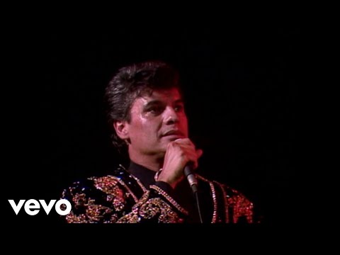 Juan Gabriel - Popurri: Que Te Falta Mujer/Caray/No Le Vaya A Suceder/Caray