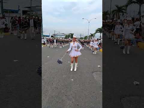 Desfile Cívico en Portoviejo #bastoneras #desfile #baile #manabi