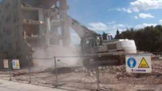 preview picture of video 'démolition à Montbard -4-'