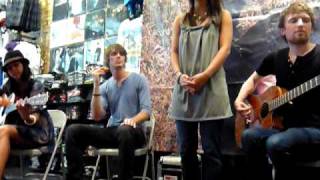 Meg &amp; Dia - Black Wedding