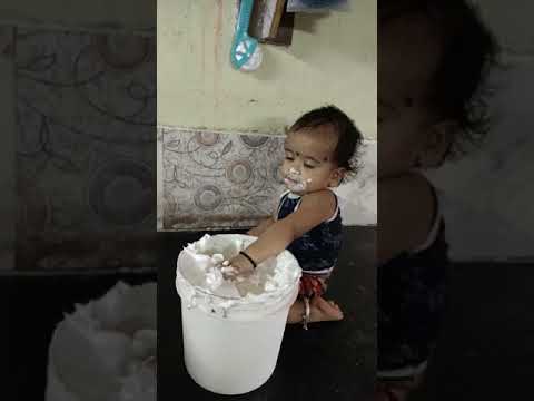 dad's daughter ❤ #mokshit cake 🎂 🥮 eating 😋 😍