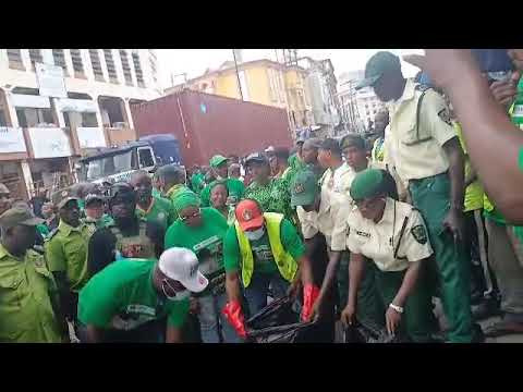 Lagos Island LG Chairman, Hon. Taiwo OYEKAN Performs Symbolic Environmental Sanitation Exercise.