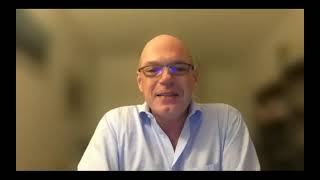 Download the video "De uma pandemia a outra, como combater a crescente resistência antimicrobiana aos medicamentos?"