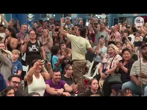 Artemis II landing reaction at San Diego watch party elicits 'USA' chants after return from moon