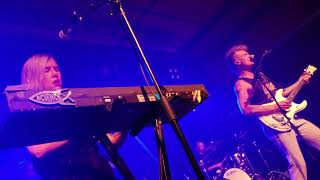 Body of years live - mother mother