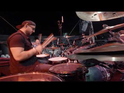 Doruk Çebi - Hadise / Biz Burdayız