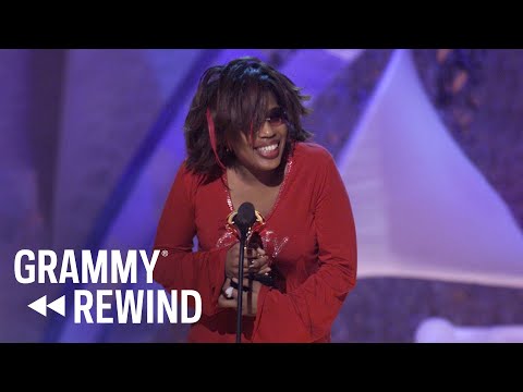 Watch Macy Gray Win A GRAMMY For “I Try” In 2001 | GRAMMY Rewind