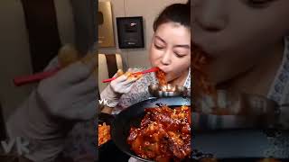 Download lagu Dorothy mukbang fire noodle 🥵🥵 #shorts #shorts #funny #viral #food #mukbang #funnyvideo mp3