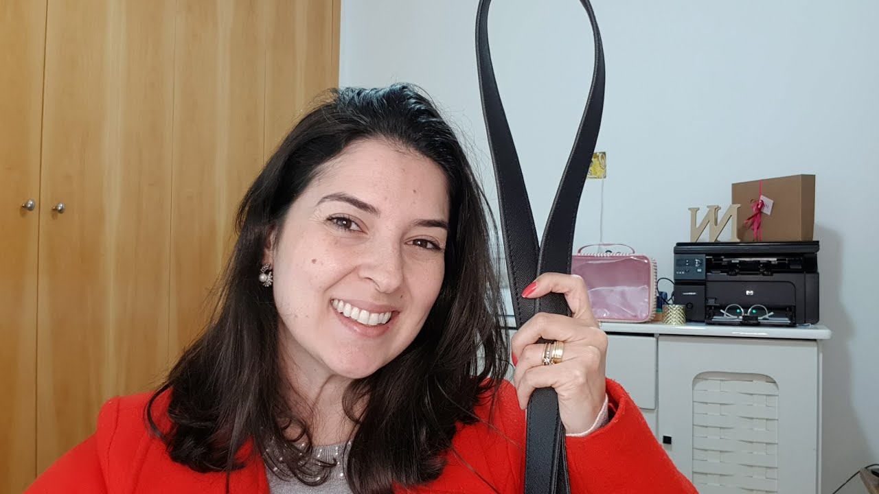 Watch Now Técnica infalível para fazer alça de bolsas em sintético Técnica infalível para fazer alça de bolsas em sintético