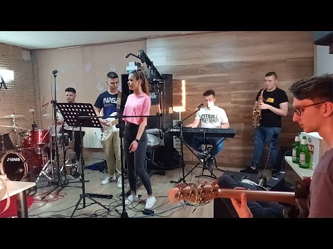 Zespół Wonders - Całuj mnie (Cover)