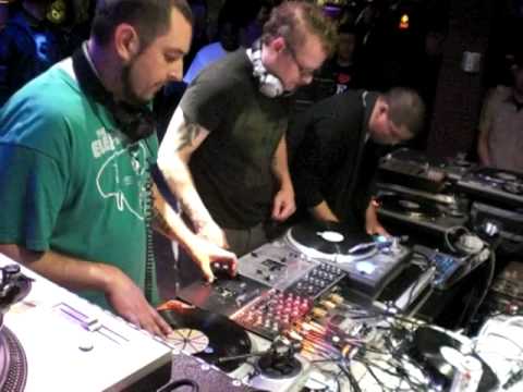 The Elefaders Showcase at the Skratch Lounge November 4rth 2010 Part 1 of 3