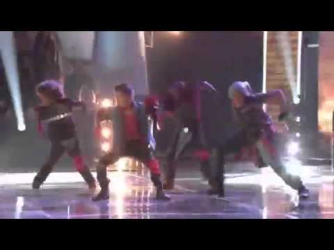 Vicci Martinez and CeeLo Green - Love is a Battlefield