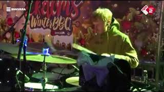 being alone at christmas-Miss montreal