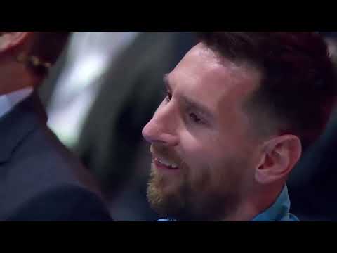 LA SOLE LE CANTÓ A MESSI - Por otra noche como esta doy mi vida.