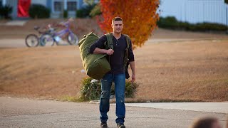 Logan Returns Home Scene - The Lucky One (2012) Movie CLIP HD