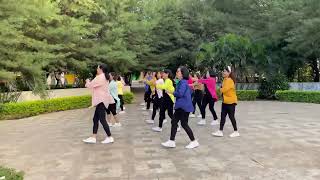 Download lagu Ayam kaki kuning -Roy Saklil / Line Dance/ Demo HRD Maumere mp3