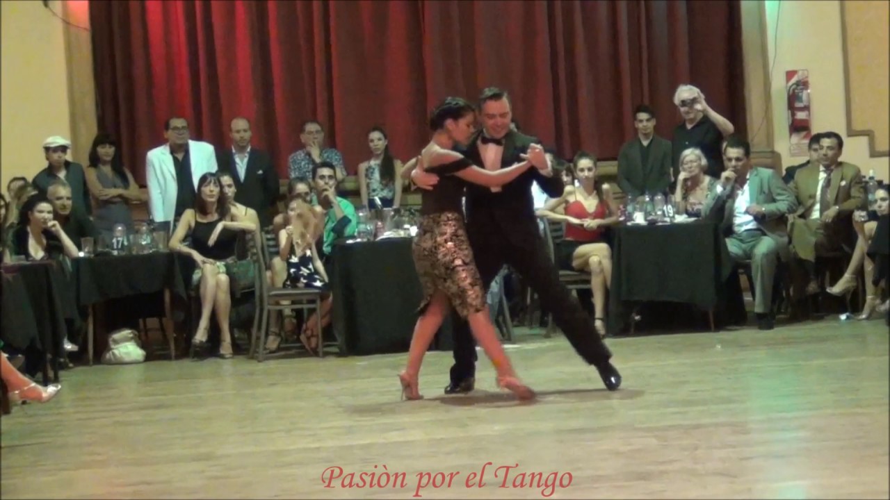 CARLA ESPINOZA y GABRIEL MISSE bailando el Tango PACIENCIA en YIRA YIRA MILONGA