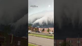 Massive Shelf Cloud Rolls Across Mississippi Sky