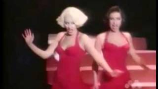 BANANARAMA - MOVIN&#39; ON