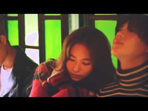 150718 Krystal resting her head on Taemin's shoulder