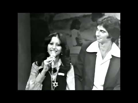 Mishmar Hagvul (Border Guard) - Ofra Haza (with Shlomo Artzi, Moti Giladi and Yafa Yarkoni)