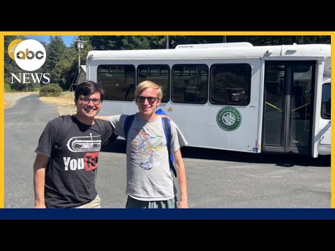 2 friends travel 1,400 miles on public transit from Mexico to Canada border