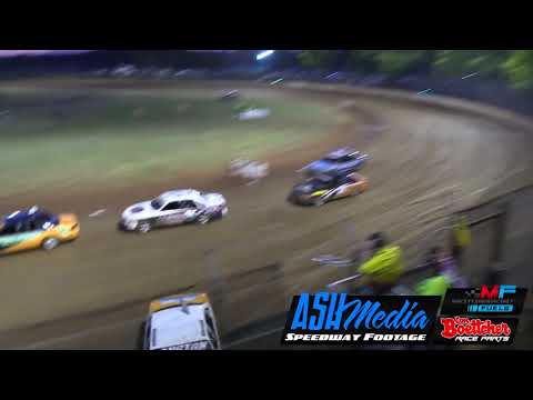 Street Stocks: Greg Langton Crash - Kingaroy Speedway