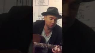 PIES DE DUENDE FRAGIL SANTIAGO CRUZ