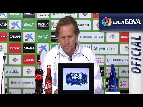 Rueda de Prensa de Schuster tras el Real Betis (1-2) Málaga CF - HD | المؤتمر الصحفي شوستر