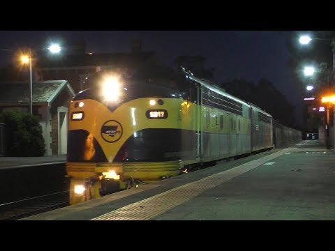 SSR's S317 and S302 depart Kangaroo Flat (Deniliquin Grain) -  3rd Jan 2018