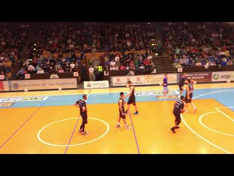 Nézze meg, mi miatt késett a Kaposvár - PVSK meccs kezdése