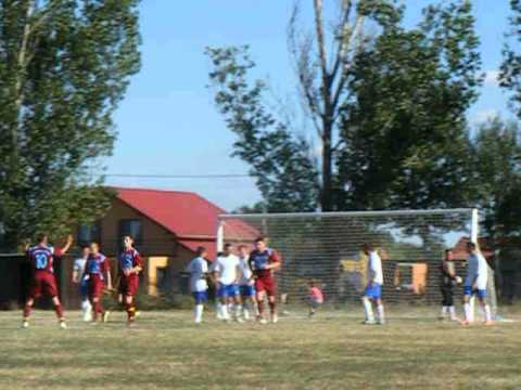 Razvan inscrie cu capul impotriva echipei Unirea Ghilad, gol pentru Sinmihaiu