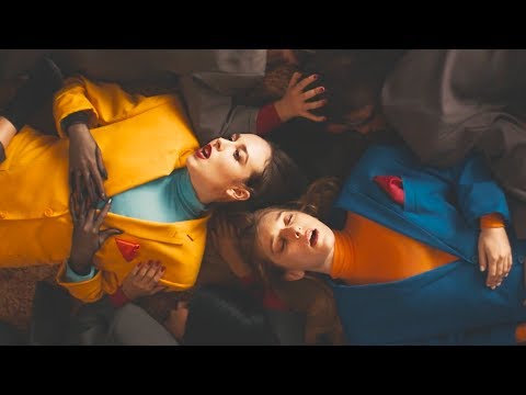 Allie X – Casanova ft. VÉRITÉ