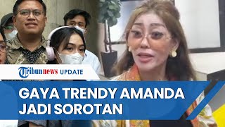 Gaya Amanda yang Disebut Pembisik Mario Dandy saat Hadiri Sidang, Pakai Headphone & Tenteng Macbook
