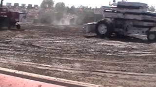 preview picture of video '2011 Lind Combine Demolition Derby'
